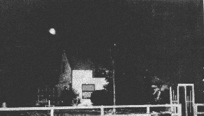 Ovni rep&eacute;r&eacute; au-dessus de la maison &agrave; Levittown (N.Y.)
