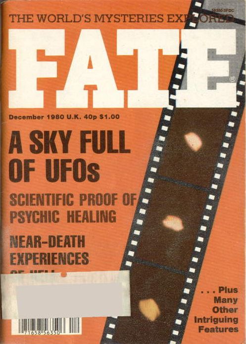 Couverture de Fate en décembre, titrant sur "un ciel rempli d'ovnis"