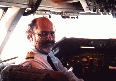 Duboc, à son poste de pilote s2Wathelet, Thierry: "VOL      AF-3532 : Interview avec le commandant de bord Jean-Charles Duboc", UFOCom, 22 novembre 1999.