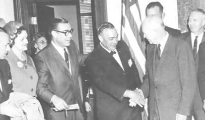 Arnold f&eacute;licit&eacute; de sa nomination comme candidat au poste de gouverneur de l'Idaho par Eisenhower