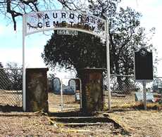 L'entr&eacute;e du cimeti&egrave;re d'Aurora