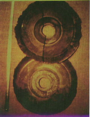 Les 2 disques de pierre du mus&eacute;e Banpo de Xi'an, photographi&eacute;s par Wegerer