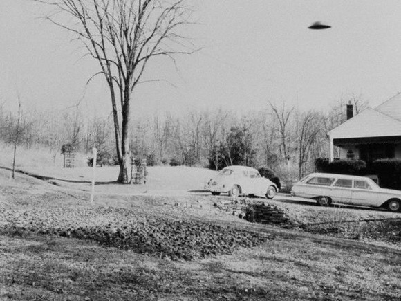 La photo n&deg; 6, pr&eacute;sent&eacute;e comme chronologiquement post&eacute;rieure &agrave; n&deg; 7
