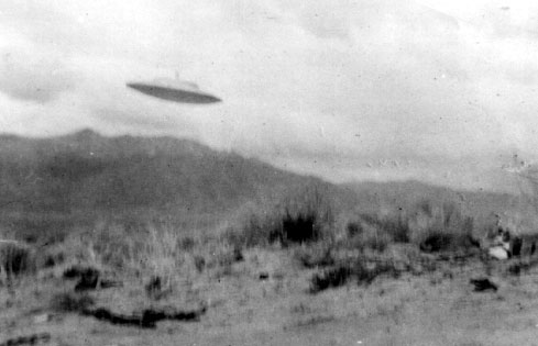 Photographie prétendumment prise à dimanche 18 avril 1965 près de Bernacillo (Nouveau-Mexique)