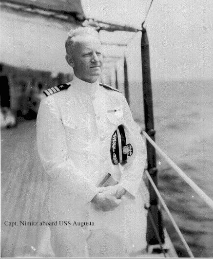 Nimitz à bord de l'USS Augusta