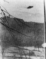 The object above was photographed by a hospital inmate at Muszyna, Poland. It bears many of the      hallmarks of the archetypal "flying saucer" photographed by Adamski in 1952, an object of suspect      origin.