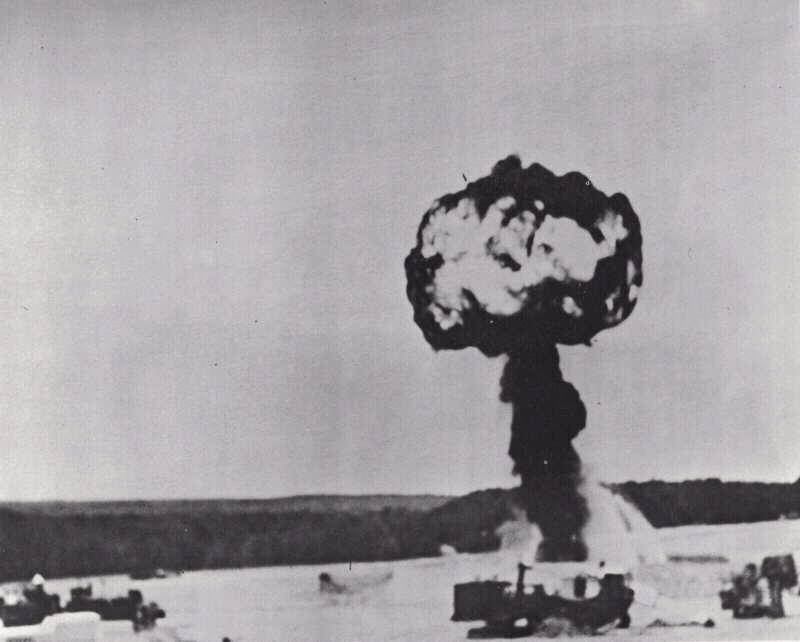 Planche 38 - Détonation d'une "démonstration de simulation de bombe atomique" à Fort Belvoir s1[Photo propriété du témoin]